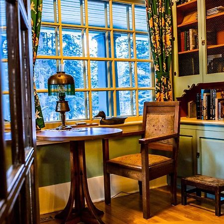 Bed and Breakfast The Craftsman House Bragg Creek Exterior foto